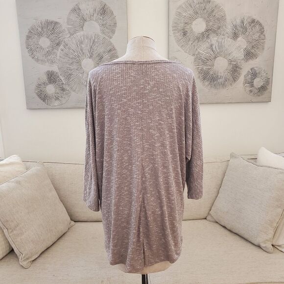 Slink 3/4 Sleeve Top - Picture 6 of 11